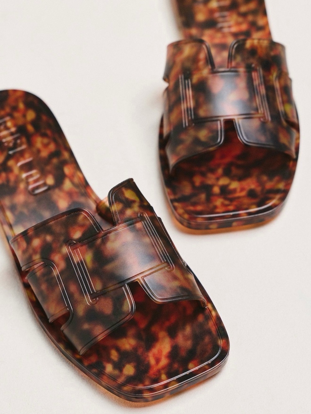 Anthro Bibilou “Holly” Jelly slides in Tortoise.